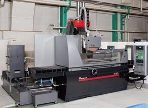 Surface grinder A high-rigidity low center of gravity bed and a table without an overhang can be applied to both heavy and high-accuracy grinding.