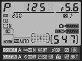 d11: Battery Order (Ordine acumulator) Selectează dacă, atunci când este instalat un set acumulatori opţional MB-D10, se vor utiliza mai întâi acumulatorii din aparatul foto sau cei din setul de