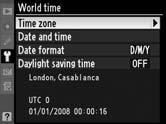 Apăsaţi 4 sau 2 pentru a evidenţia fusul orar pentru acasă (câmpul UTC prezintă diferenţa dintre fusul orar selectat şi Ora coordonată