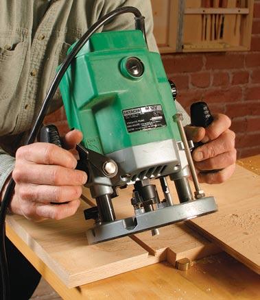 Ten Essential Router Bits These bits will conquer the majority of woodworking tasks b y G a r y R o g o w s k i You ve bought a new router, unpacked it, and even found the switch on it.