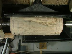 Both top and bottom are completely finished and the vessel is also hollowed giving the