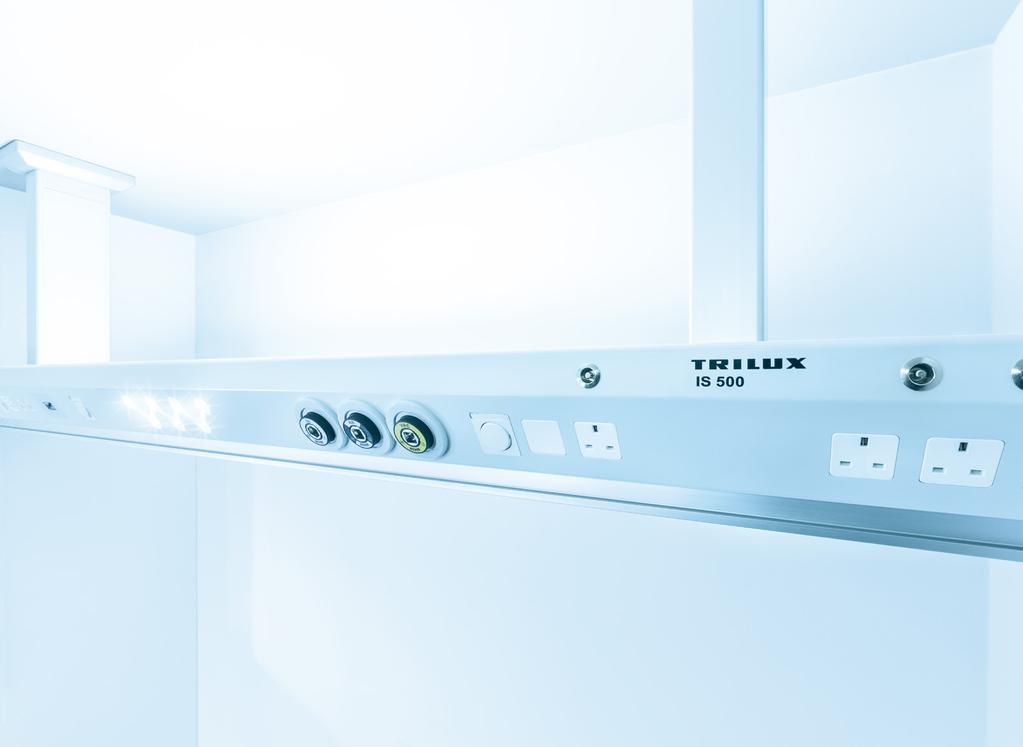 INTENSIVE CARE CEILING SUPPLY SYSTEM 26 27 TRILUX Medical IS 500. Minimised application risk.