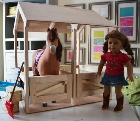 The horse stables fits two horses, but you could make it longer or shorter to fit the needs