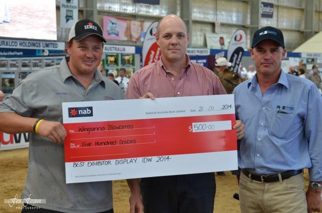 6 Cattle Exhibitor Encouragement Awards Cost: $600 + GST plus product At the conclusion of each National Breed Show 6 in total - IDW present an Exhibitor Encouragement Award to a first time, up and