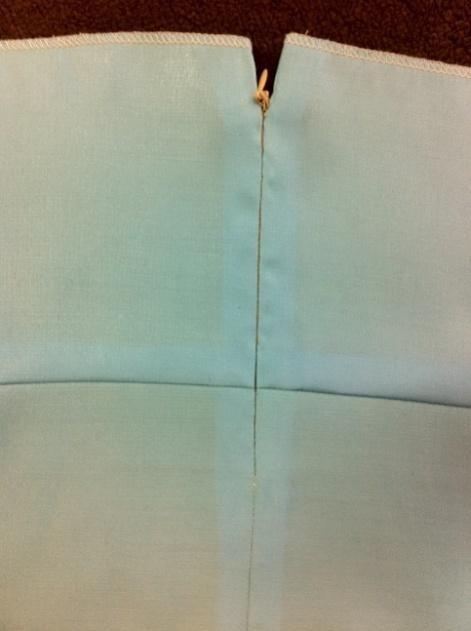 ZIPPERS INVISIBLE 10am 12pm Mon 8 May Cost $50 Learn the best way to sew invisible zippers.