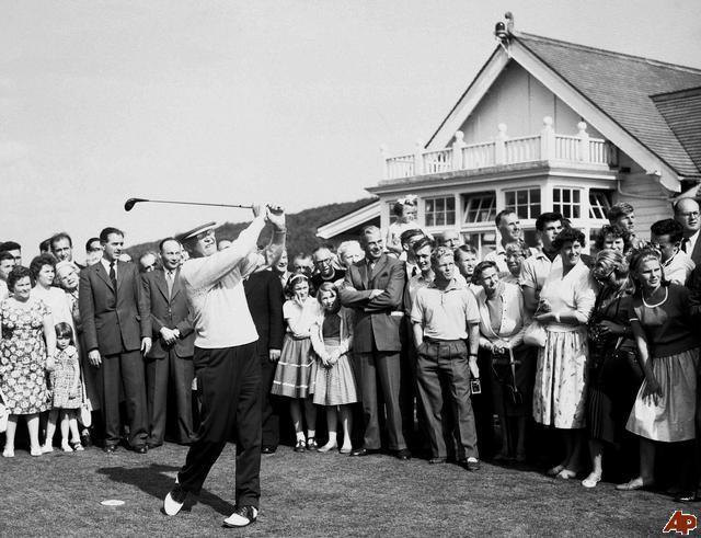 7 31. Nähtav pilt pärineb aastast 1959 ja sellel demonstreerib Turnberry golfikeskuses arvukale publikule oma löögioskusi toonaks juba pea 70-aastane mees, kes suvel 2009 valiti postuumselt Golfi