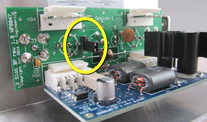 This prevents the power connector from coming loose. To remove, turn the connector counterclockwise. You should use a well regulated +13.8 Vdc supply.