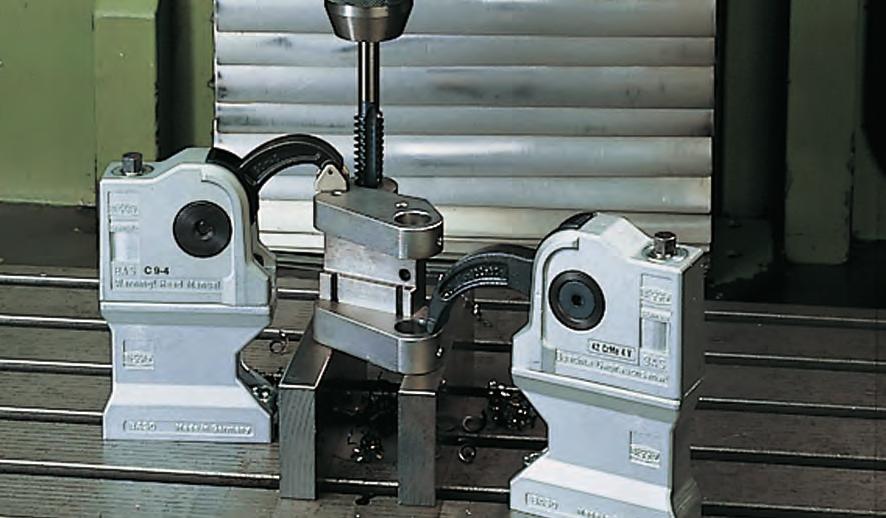 At a perpendicular to the jaw face, the self-locking worm gear unit exerts up to 16,000 N.
