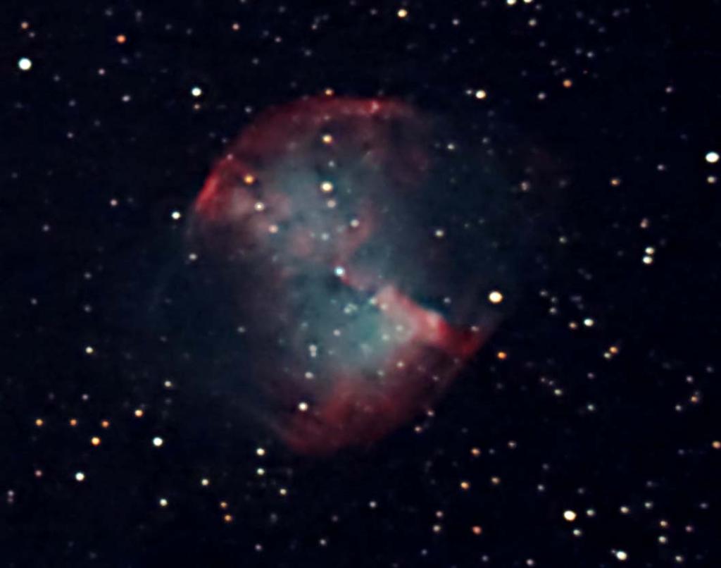 Five one-minute exposures of M27 were taken and then combined: The image on the left is a single 60-second exposure, while the image on the right is a stack of