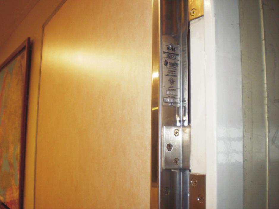 2NB-15 HINGED DOOR 2NB-15 is a B-15 classified door. Door leaf is made of sandwich panel with PVC finish. Frame lacquered or in stainless steel.