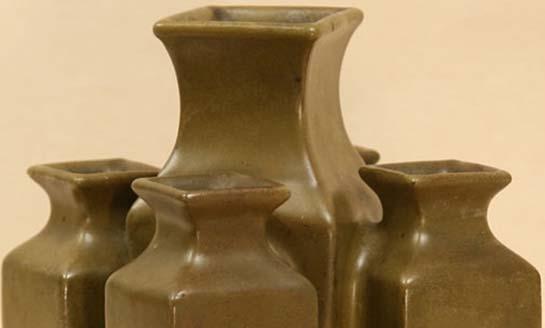 Five-spouted vase. 18 th century; teadust glaze; h.