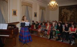 Pentru a marca atât cei 20 de ani de prezenţă românească în cadrul Francofoniei cât şi contribuţia unor personalităţi româneşti şi britanice la promovarea României în Marea Britanie, Ambasadorul
