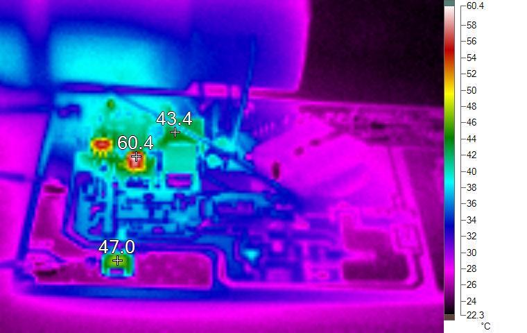 Thermal photo of the ZVS-CV converter at full load. The figure clearly shows the components with the highest temperatures, it is the high-side transistor in green with a temperature of 43.