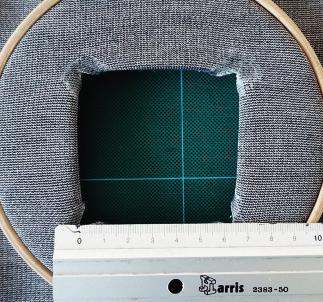 Please glue the textile for the upholstry of big surfaces (>2m2) or when a wall socket has to be placed afterwards. The amount of tension is bases on the type of textile.