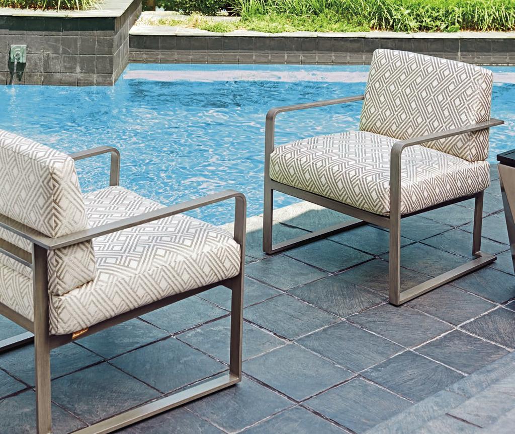 This contemporary gray-on-white diamond pattern pairs beautifully with the platinum gray finish on the aluminum frame, illustrating the amazing evolution in outdoor performance fabric technology.