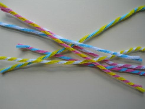 2. Twist your pipe cleaners into pairs. This makes them a bit sturdier to work with.