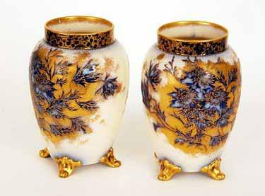 vase, pattern 3890, shape 443-500 Lot 353: 20cm (8 ) gloss cream SKETCHING BIRD ginger jar,