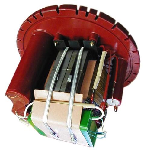 The coupling module of the station is installed in the MV cell or in the transforming compartment of the voltage step up