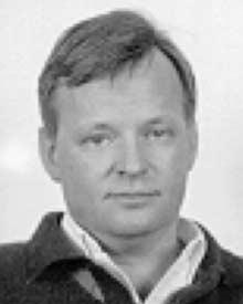 VAN DEN BORNE et al.: PMD-INDUCED TRANSMISSION PENALTIES IN POLMUX TRANSMISSION 4015 H. de Waardt was born in Voorburg, The Netherlands, on December 1, 1953. He received the M.Sc. and Ph.D. degrees in electrical engineering from the Delft University of Technology, Delft, The Netherlands, in 1980 and 1995, respectively.