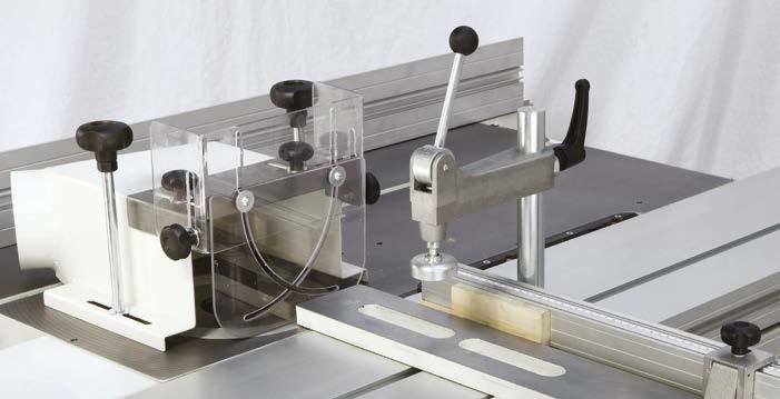 The planer unit has a cutterblock with 2 re-usable knives (the Tersa disposable knives system with