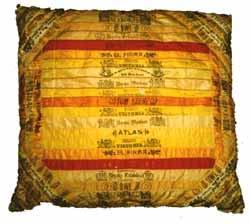backing Pillow top made of 0 cigar ribbons (Reina Victoria, El
