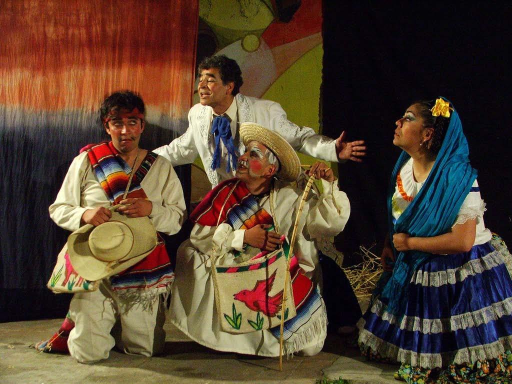 La Pastorela La cola del diablo (Pastorela), performed by Grupo Teatro de la Calle Lumbrales. Toluca, Mexico, 2006.