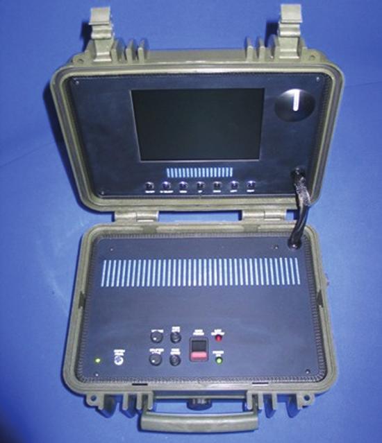 SNIPER MANAGEMENT SYSTEM 8 Full System: Portable command console with a capacity of control up to 8 remote channels; it is possible to manage the system from a PC, through a serial port 1 digital