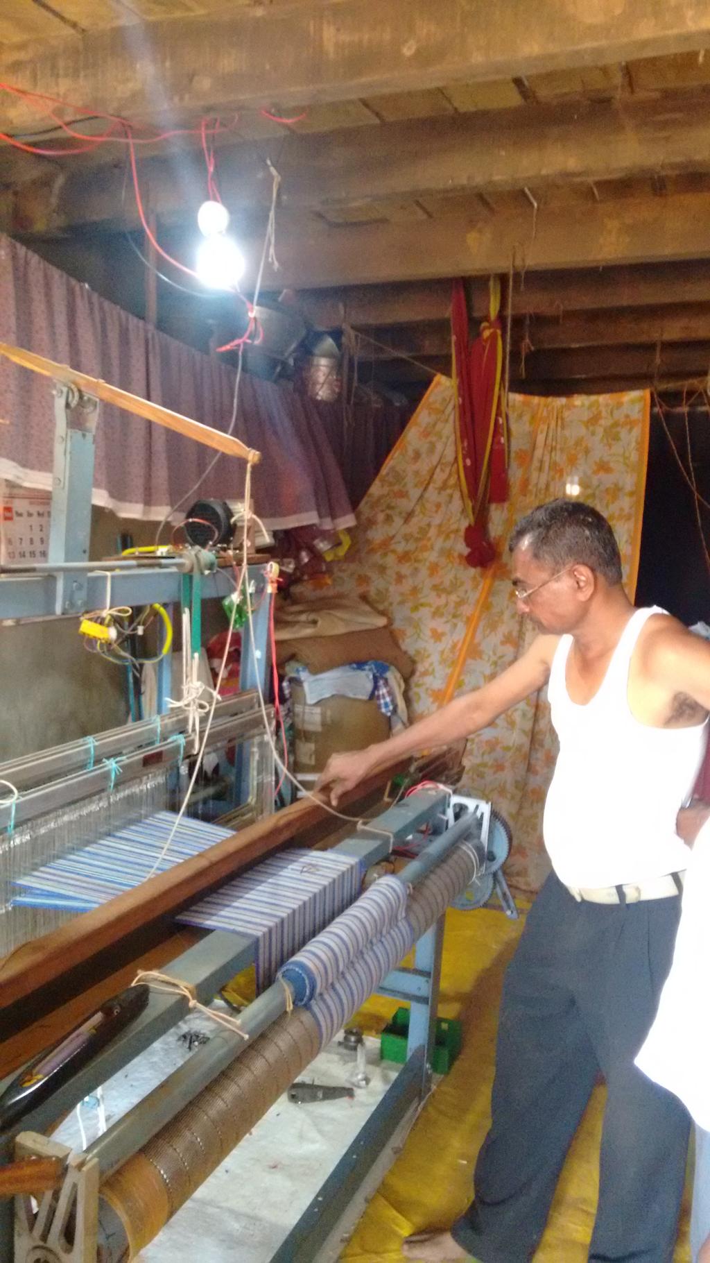 Nazir ji is a master handloom weaver in Belgaum, Karnataka. A solar loom was installed at his workshop in November 2015. At the time Nazir ji had an order to produce a large number of 1.