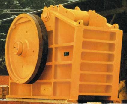 THE FIELDS OF APPLICATION Jaw crushers are used for primary crushing of a wide variety of materials in the mining, iron and steel and pit and quarry industries.