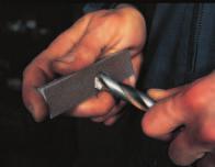 051144-85924-5 6" x 2" M74 3 051144-85907-8 M40 3 051144-85908-5 M20 3 Flexible metal or resin bonded diamond laminated to a lightweight foam hand block.