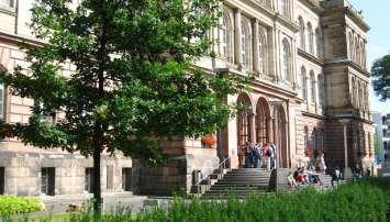 RWTH Aachen University and ITA RWTH Aachen University 4500 scientists 2300 service personnel 36,000 students 750 Mill.