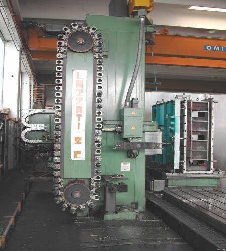 table range = 30 T automatic head spindle motor = kw 42 tools storage = 120 places Milling machine with moving column COLGAR PROGRAM