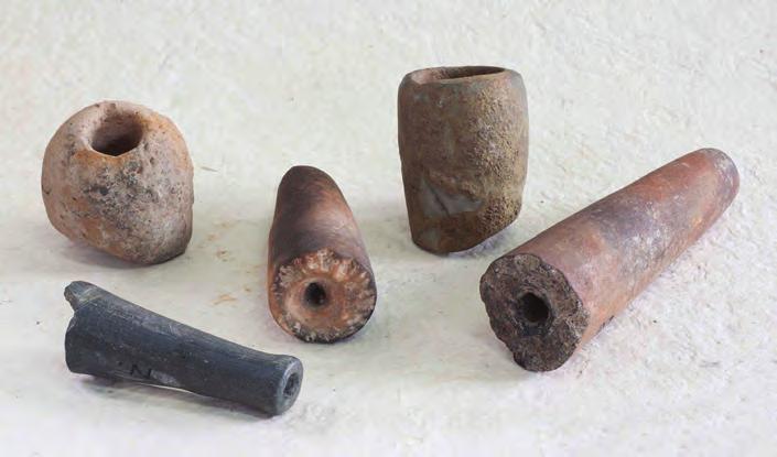 Pipes Archaeologists have found tubular pipes made of clay and stone at the site. Pipes like these may have been smoked for special events, like rituals or ceremonies.