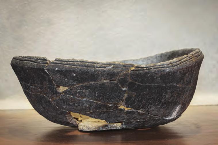 Soapstone Bowls The people who lived at Poverty Point cooked and stored food and other things in soapstone vessels like the one seen to the left.