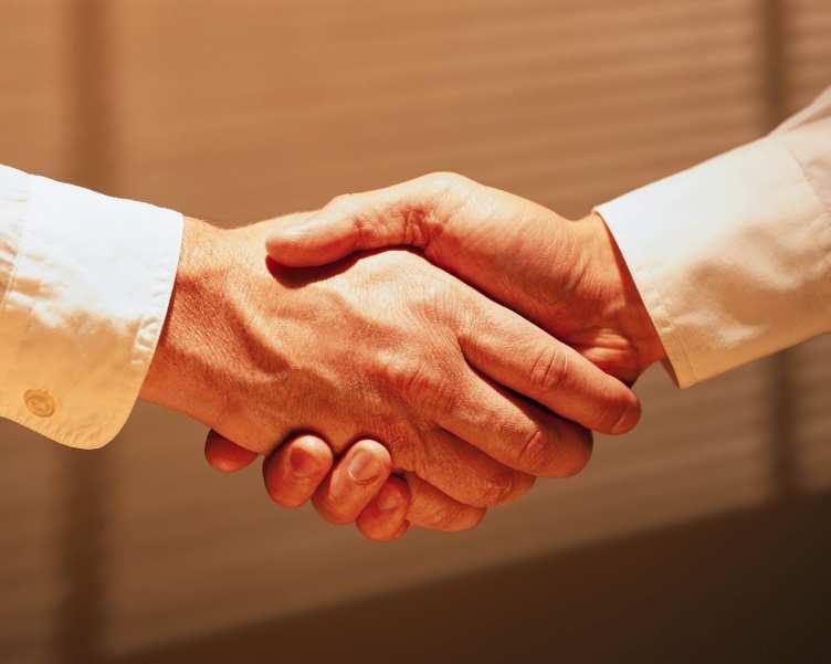 Keys to a Great Interview Offer a Professional Greeting When you meet the interviewer, stand straight, look him or her in the eye, smile, and extend a firm handshake, and say, Mr. or Ms.