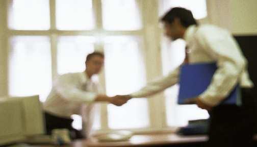 Keys to a Great Interview Exiting the Interview Once the interview is over, stand again extend your right hand for a firm handshake and end with a statement such as: Thank you for