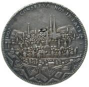 0 Towards the end of the 17th century, began to mint a series of talers bearing the image of the town on their reverse.