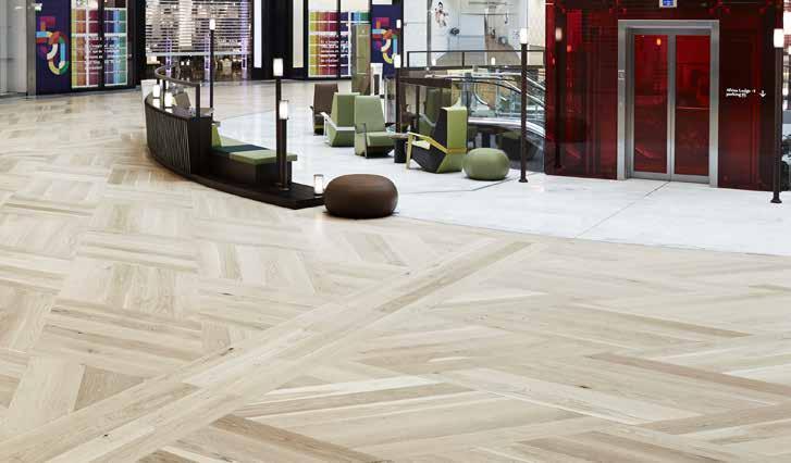 Plank floors luxury Collection the Oak Boulevard Oak is a beautiful, honey brown timber with an attractive grain pattern. A modern classic. Extra wide for that luxurious look.
