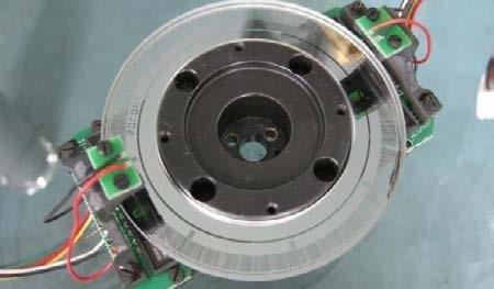 3, remove the vertical disc cover and the angle measuring