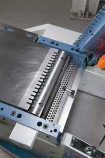 Thicknessing table with central column and support for a high level of accuracy Planing fence positioned to side of machine, allowing machine to be flush with wall Model ADM 300 V comes with stepless