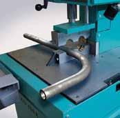Heavy Duty Saw Drive Robust, powerful drive with hardened and ground helical gears Smooth operation Open Saw Table Room for
