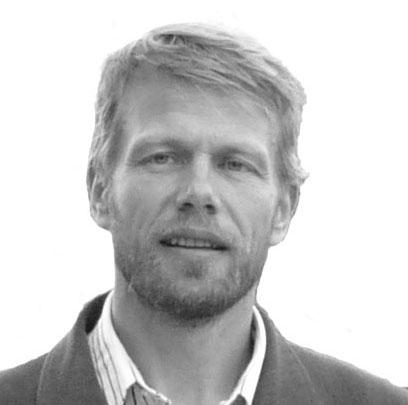 CV Magne Jørgensen Personal data Date of birth: October 10, 1964 Nationality: Norwegian Present position: Professor, University of Oslo, Chief Research Scientist, Simula Research Laboratory Home