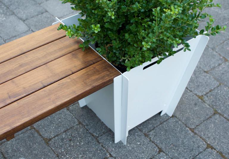 PLANTER BENCH GROOVEBOX PLANTER BENCH The Planter Bench showcases contemporary design softened by plant