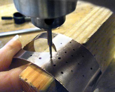 Using a torch, ball up one end of the wire. Using flush cutters, trim the 4 5 6 wire to about 1 4 in. (6.5 mm).