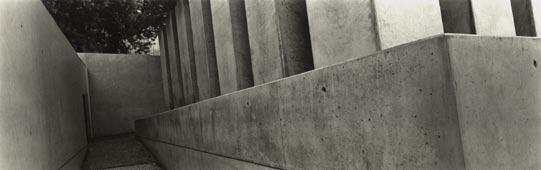 Beginning in 1995, his contracts for architectural photography increasingly influenced his personal artwork.