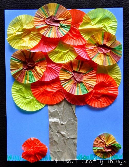 Wee Learner (4 5 years) Cupcake Liner Tree Blue cardstock paper Brown lunch bag Fall/autumn coloured mini cupcake liners Glue stick Crayons 1.