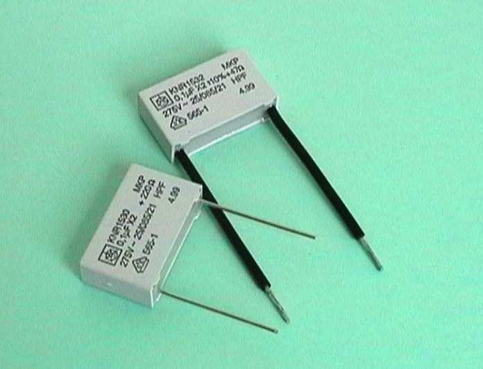 Capacitors: Type KNR 1530 275 V AC class X2 1532 RC - units 1533 TECHNICAL DATA: Construction: - capacitor: polypropylene film, metallized - resistor: carbon film or wire-wound Rated voltage: 275 V A.