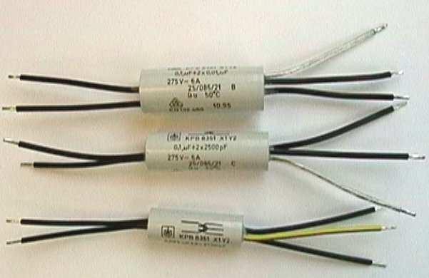 Capacitors: Type KPB 835x four-pole class X1Y2 Last two numbers in the type designation (xx=50 to 99) indicate the type of terminals and connectors, TECHNICAL DATA: Dielectric: paper impregnated