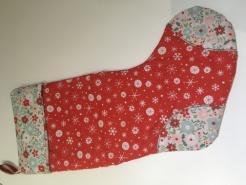 binding, thread, ¼ foot for machine. Christmas Stocking Get ready for Christmas with this gorgeous full size stocking which is fully lined and has basic machine applique decoration.