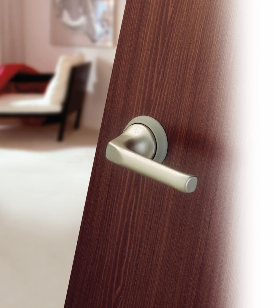 HCS product range London Series HCS A113 HOPPE Compact System for flush or rebated interior doors in timber or glass and partition doors One-piece aluminium handles with colour-matching nylon
